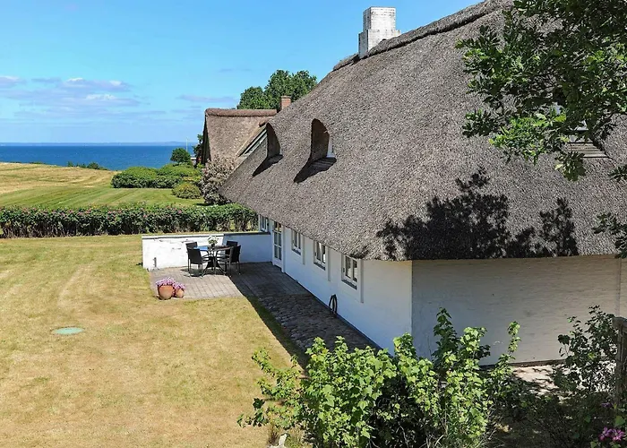 Seaside Charm In Baring - By Traum * Asperup